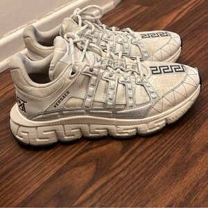 Versace trigreca sneakers size 43used neatly